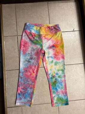 Vogo Athletica Rainbow Tie Dye High Waist Capri Leggings